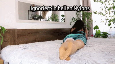 Ignoriert in hellen Nylons